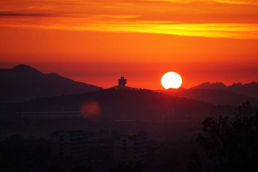 刚好是从前的一尺 《党史人物》