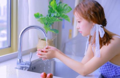姑娘象朵花_历来都俊美 《探骊》