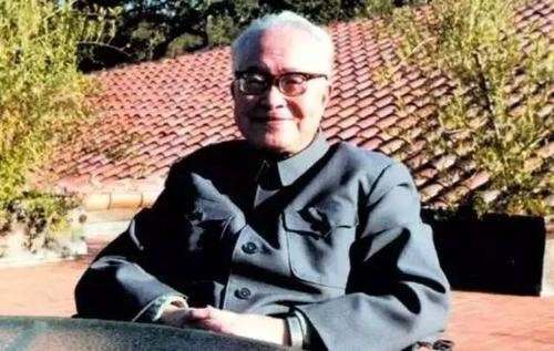 接吻之前把手拿开 《七画单字》