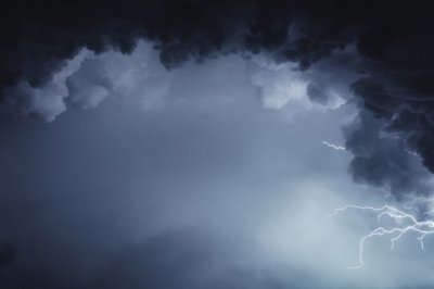 享受一生吃为先　《猜10笔字》