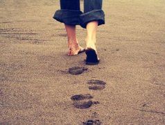 如许白头初嫁了《猜一字谜》