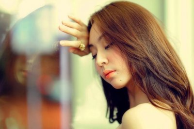 昂头抗涝灾_誓将荒地改 《打一成语》