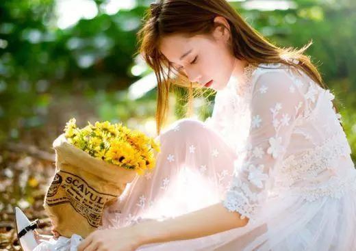 “终年无送亦无迎” 《3字新闻术语》