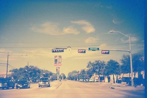 猜谜语题目:黄河大合唱《打一首歌曲名》