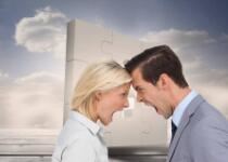 目光盯着皇上 《六画单字》