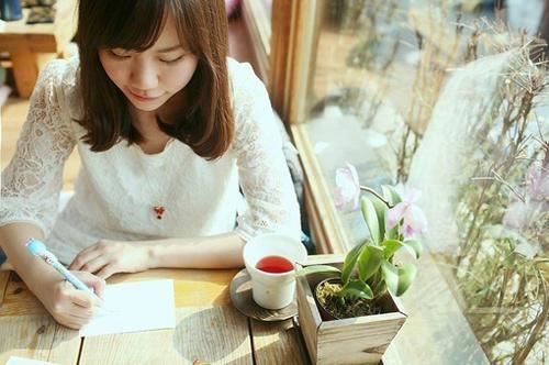 “还共尽杯中” 《2字人事名词》