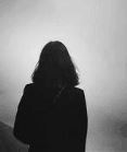 落地就会跑_胡子一大把_不管见了谁_总爱喊妈妈《猜一动物》