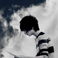 绿草丛中响孱 《打一成语》