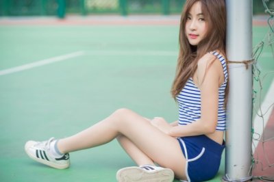 飞泉挂碧峰《猜一成语》