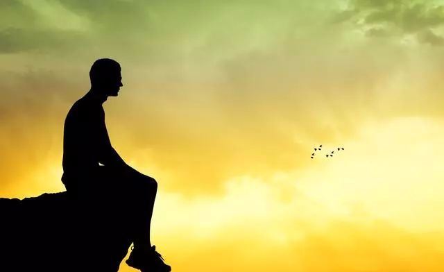 猜谜语题目:赏罚分明《打一个人名》