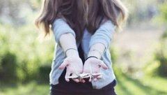 网眼衫仍在流行 《六口》