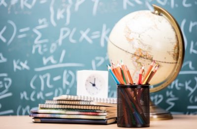 连日细雨绵_弯月峰前映 《十二画单字》