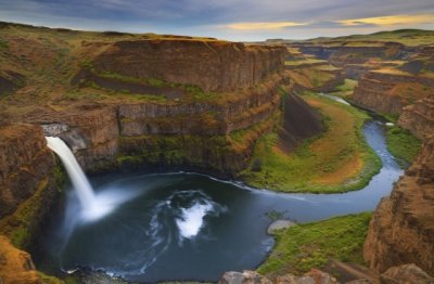 笑看牡丹却盛开 《红楼梦成句一》