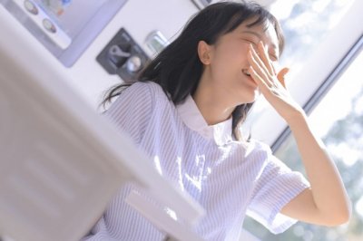 “赖居兹寺中” 《相声演员》