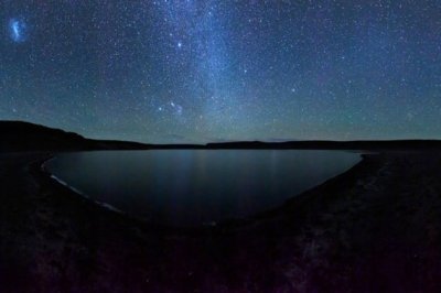 山之路旁随月影而入 《2字新词》