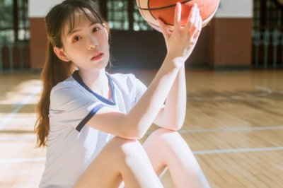 庭前桃花堪作朋 《新称谓》