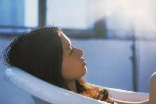 每日午后到苏北河东走走 《贵州湖泊》