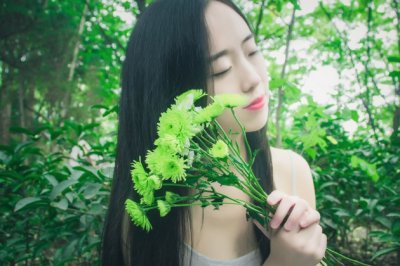 山上黄马骑不得_山下棍子捡不得_千头铜线拾不得_绿色吉他弹不得-　《猜动物