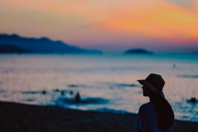 猜谜语题目:相声逗乐《打一个《西游记》人名》