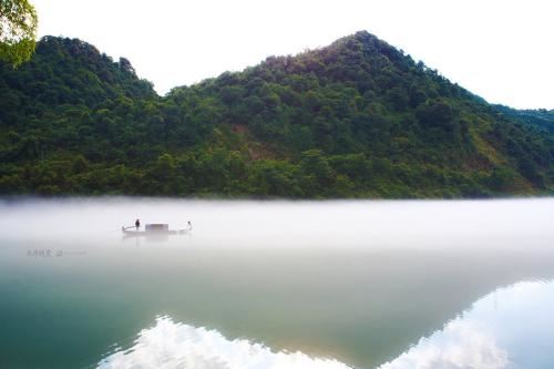 夫妻吵架惊四邻 《环保词语三》