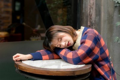 此行于县尹卜之矣 《易经一句_卷帘》
