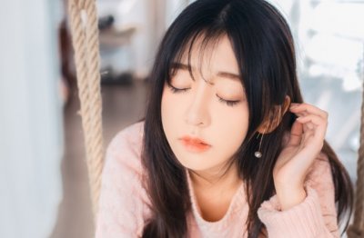 楼前佳人离别去_新月升_泪水洒江舟 《打一字》