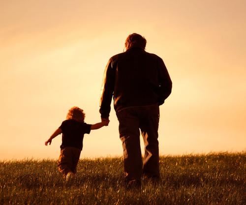 中间是火山_四边是大海-海里宝贝多_快快捞上来-《猜一日常用品》