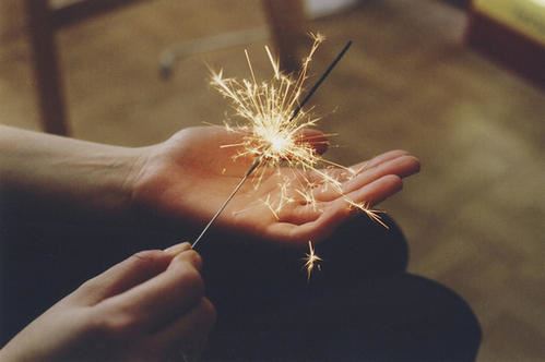 猜谜语题目:盈盈荷上露《打一个植物学词》