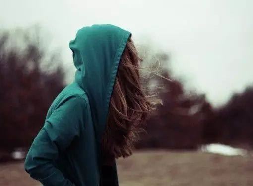 猜谜语题目:猪年添了双龙胎《打二字称谓》