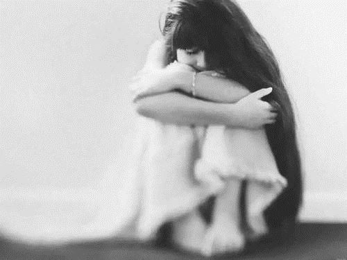 白天一起玩,夜间一块眠,到老不分散,人夸好姻缘《打一个动物》