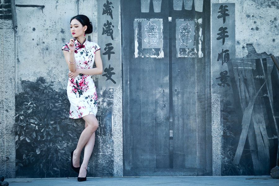 陆先生刚理发完_便要求理发师降他的头发“中分”理发师说做不到_为什么？