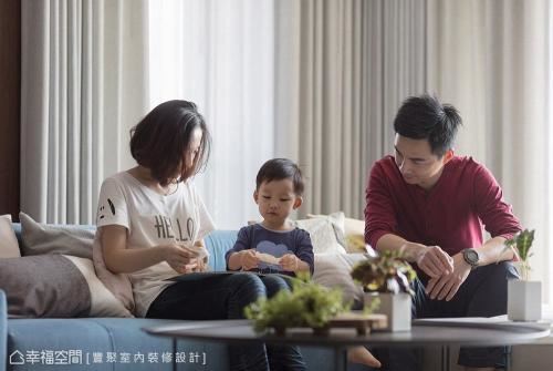 画家喜欢画粗的绳子不喜欢画细的绳子《打一个成语》