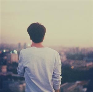 读书连年列榜首 《打一字》