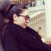 有墓无墓头,子孙代代做贼头,遇见花公子,吓得屎尿流《打一个动物》