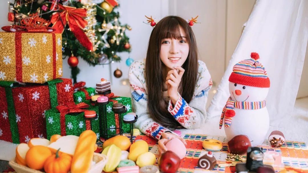 猜谜语题目:山花红烂漫《打一个内蒙古地名》