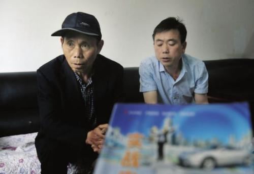 猜谜语题目:枪弹上膛《打一个成语》