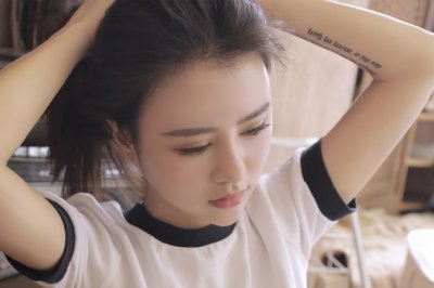 一曲《裙角飞扬》_从此名声远扬 《词牌》