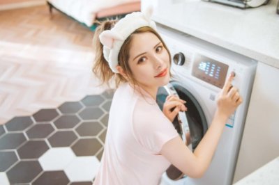 一入关中成帝业 《打一字》