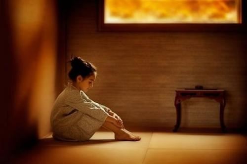 惟恐年华渐逝_妇人房中惊心 《同义词一组_3+2字》
