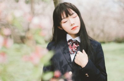 猜谜语题目:有田皆种玉《打三个民族》