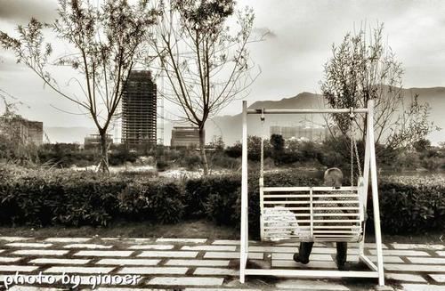 章赋一篇呈君王 《年号》