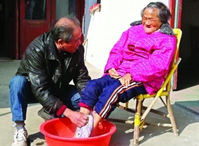 猜谜语题目:羲和鞭日走《打一个3字口语》