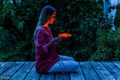 刘使君初入蜀腹《猜一动物名》