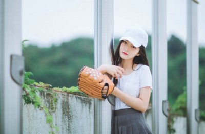 门缝里看小鸟 《列人》