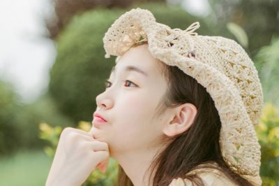 猜谜语题目:此花开尽更无花《打一个礼貌用语》