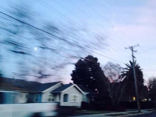 猜谜语题目:吴头楚尾《打一个字》