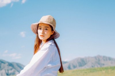 宫中有隐士 《打一字》