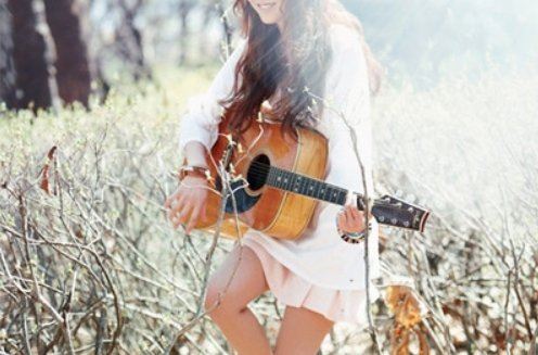 猜谜语题目:何来白衣渡江《打一个人名》