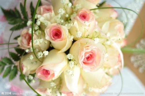 猜谜语题目:付出爱心《打一个字》