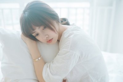 冲奶粉《猜一成语》